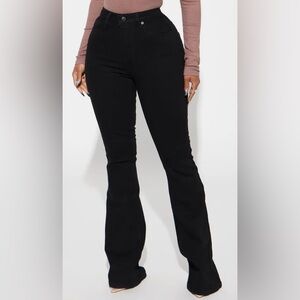 NEVER WORN!! Booty Sculpting Flare Jeans - STRETCHY!